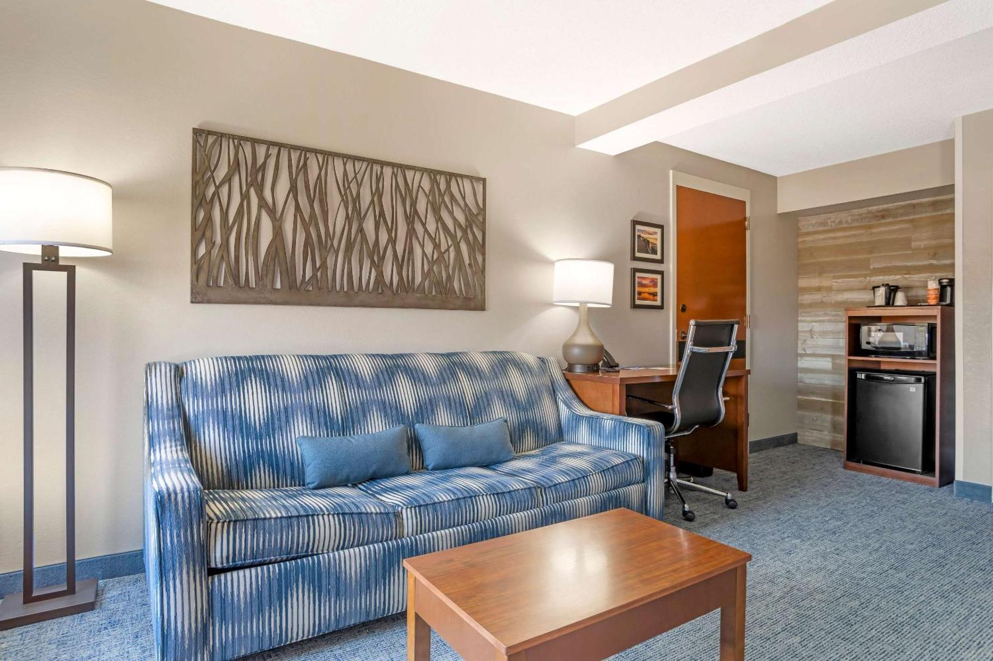 Comfort Suites Near Birkdale Village- Huntersville Exteriör bild