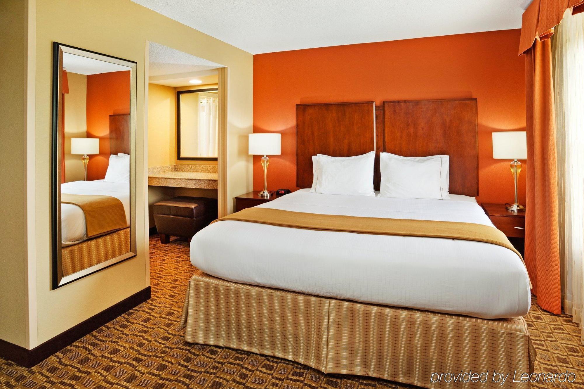 Comfort Suites Near Birkdale Village- Huntersville Rum bild